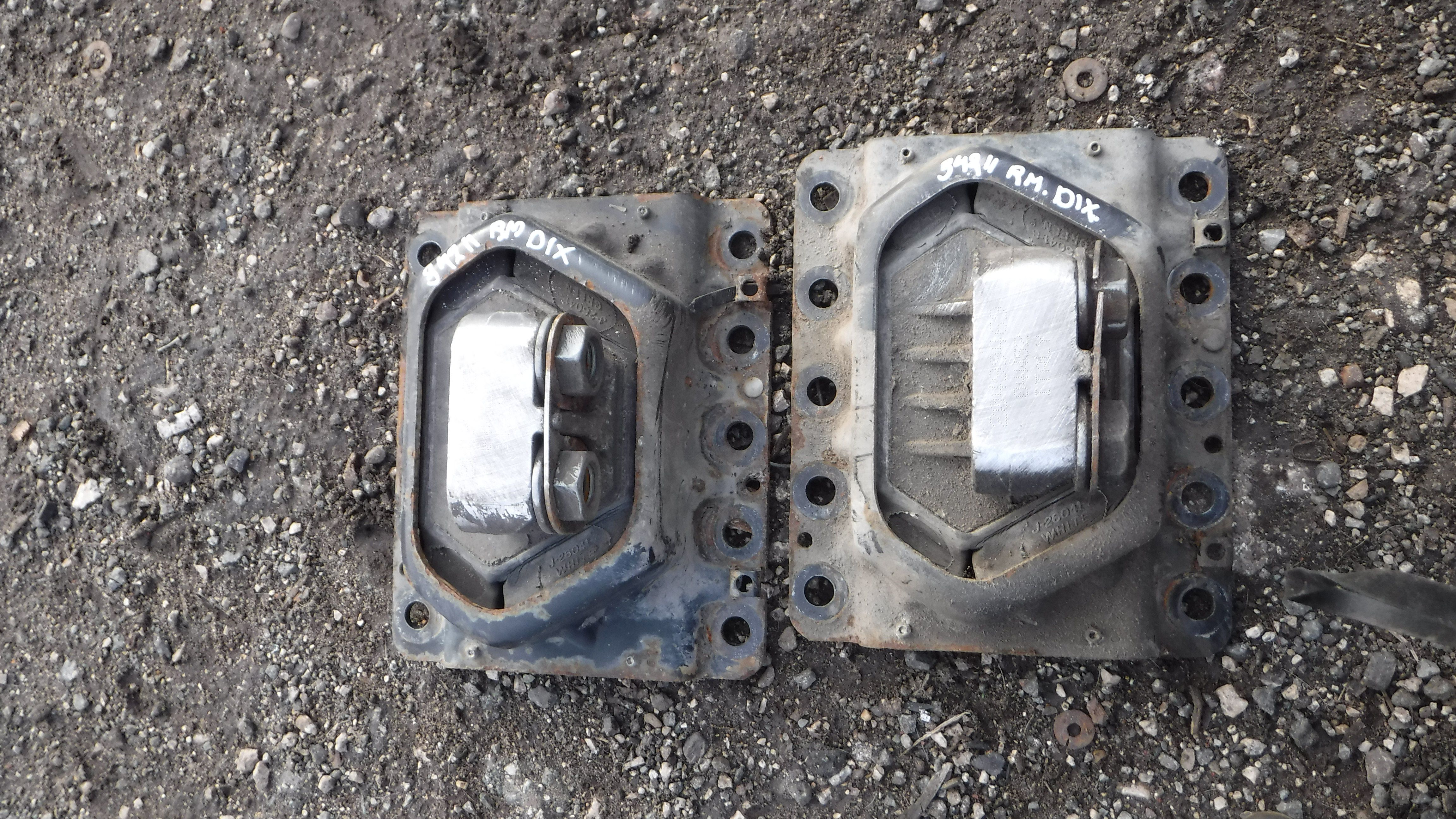 Опора подушка двигателя задняя 20499469 Renault Magnum DXI12 2005 Renault Magnum DXI 12 2005-2008г.